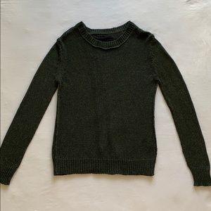 ⭐️SOLD⭐️ Olivaceous women’s sweater in dark grey